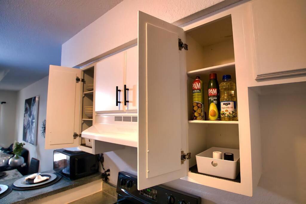 Chic & Cozy 2 Bedroom - 1 Bathroom - Rated Best Eagle Pass Extérieur photo